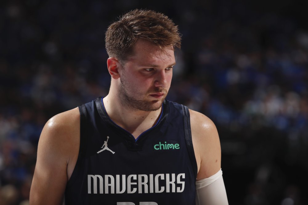 NBA焦点战，东契奇40+三双独行侠加时险胜快船